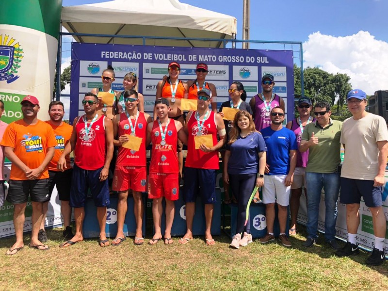 Representante do vôlei feminino de Naviraí para os Jogos